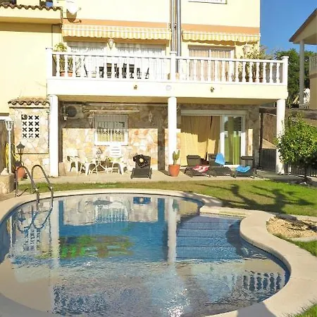 Carolina Villa *
